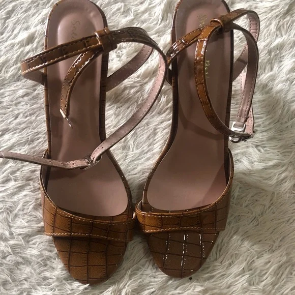 Ankle strap stilletos - Picture 6 of 7